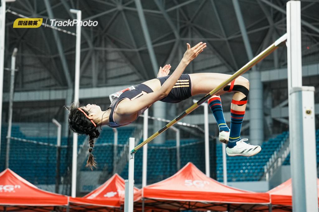 曼联高层对阿莫林分歧曝光，两人力挺两人质疑！12月战绩或定未来