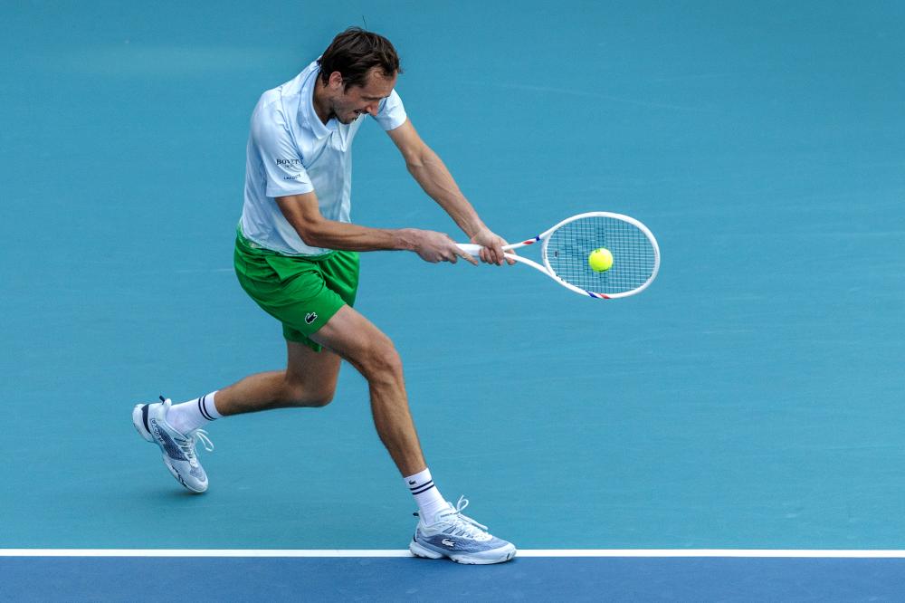 TA：孔帕尼相较图赫尔谦逊很多，不会对高层、球员评头论足